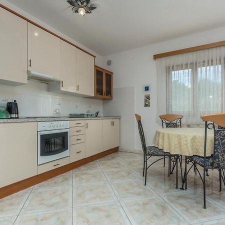 Amazing Apartment In Zambratija With 2 Bedrooms And Wifi ภายนอก รูปภาพ